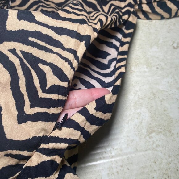 Zebra Print V-Neck Tunic Top Long Sleeves Womens Size L Exotic Casual Boho - Picture 6 of 9